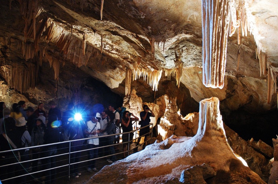 australia new south wales blue mountains limestone jenolan caves 2