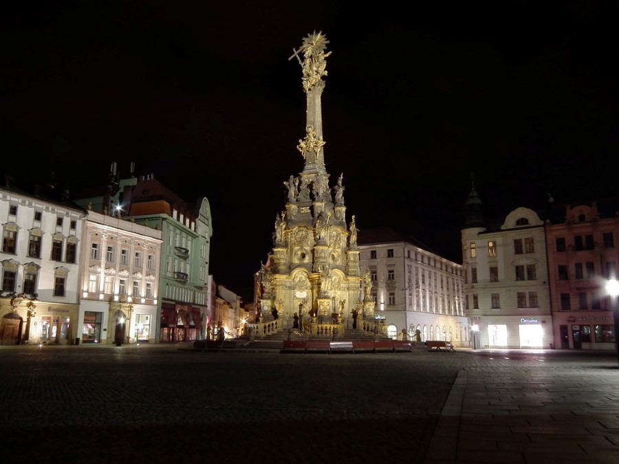things to see in czech republic holy trinity column in olomouc - baroque monument 7