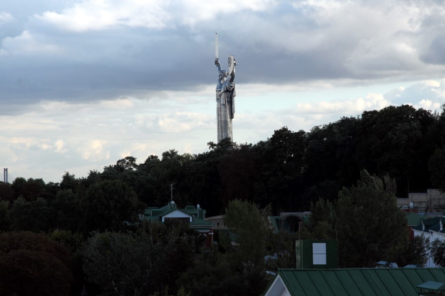 motherland-monument-in-kiev-ukraine-6